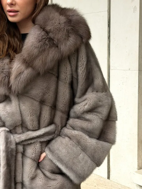 Серый норковый полушубок - капюшон куница