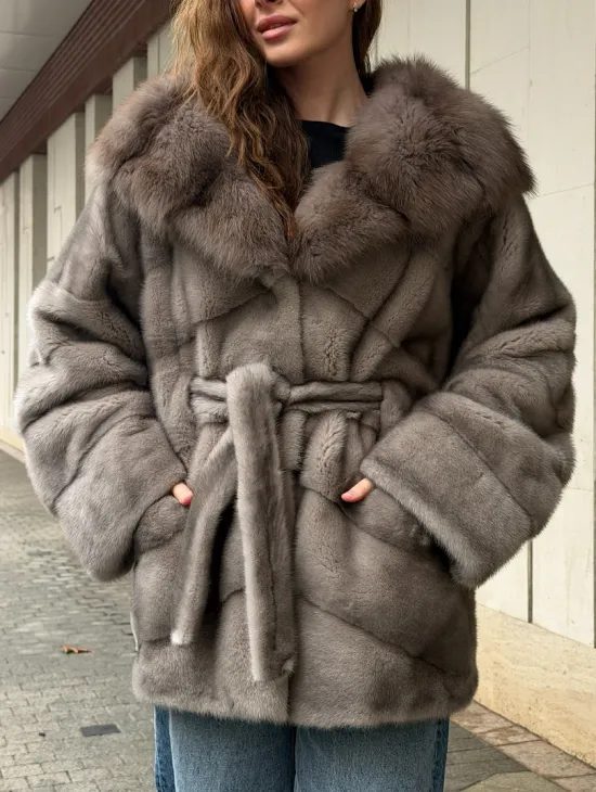 Серый норковый полушубок - капюшон куница