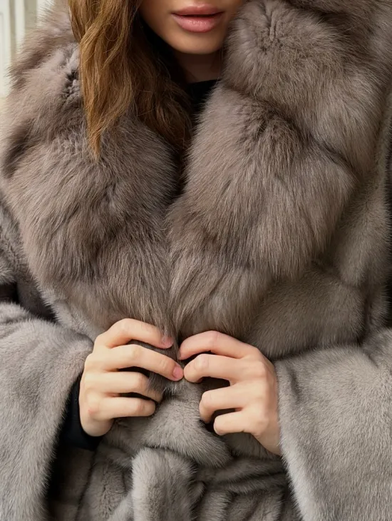 Серый норковый полушубок - капюшон куница