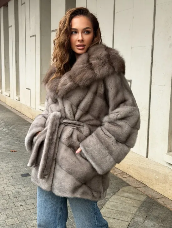 Серый норковый полушубок - капюшон куница