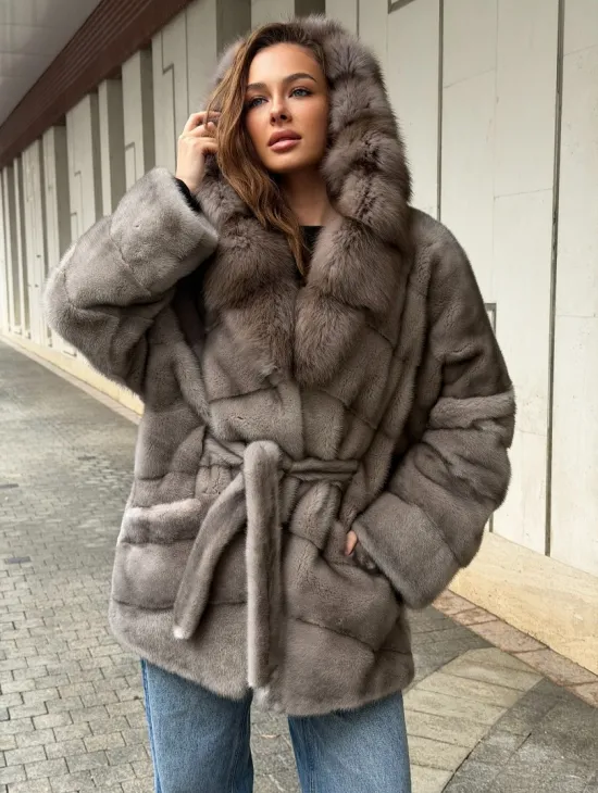 Серый норковый полушубок - капюшон куница
