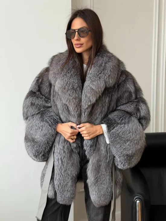 Шуба - пончо из лисы