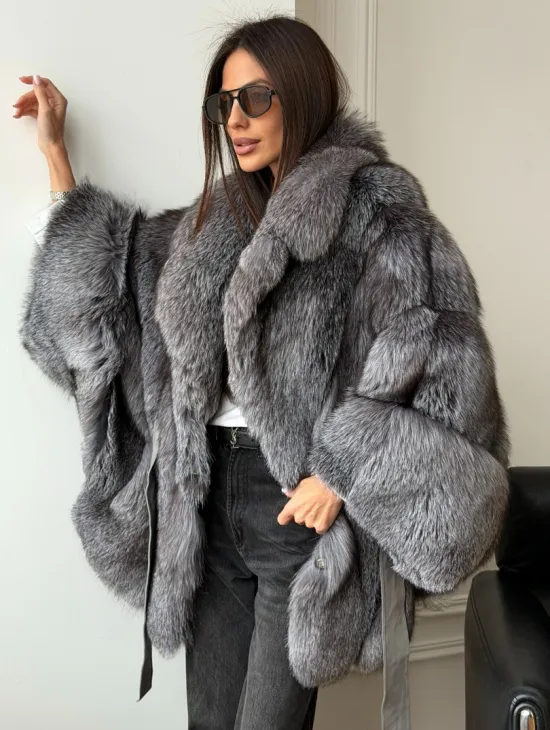 Шуба - пончо из лисы