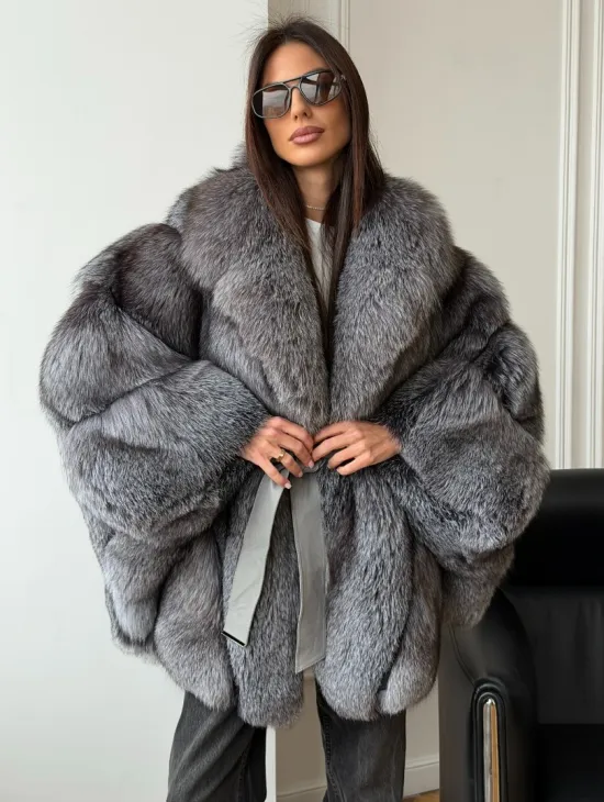 Шуба - пончо из лисы