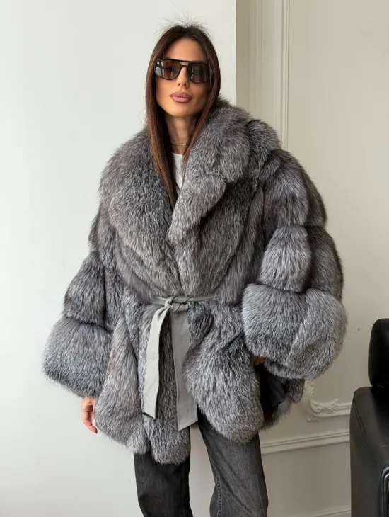 Шуба - пончо из лисы