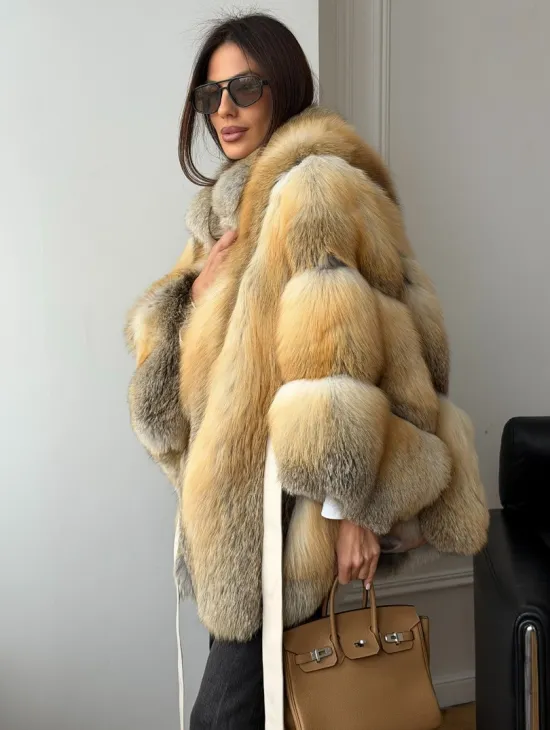 Шуба - пончо из лисы с поясом