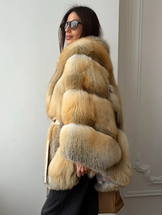 Шуба - пончо из лисы с поясом