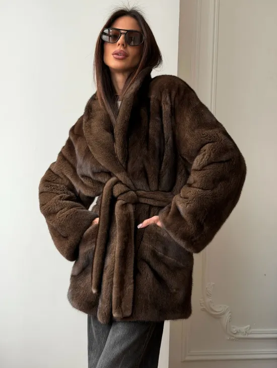 Коричневая норковая шуба под пояс - воротник шаль