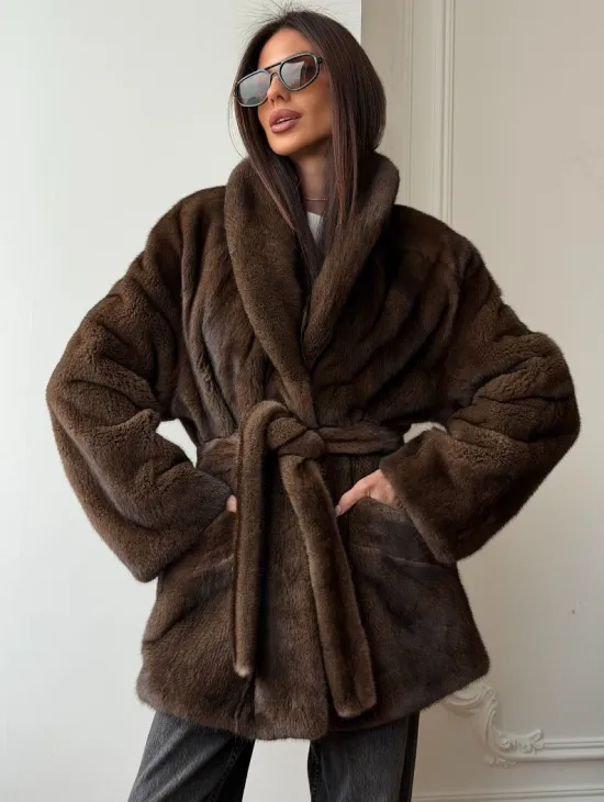 Коричневая норковая шуба под пояс - воротник шаль