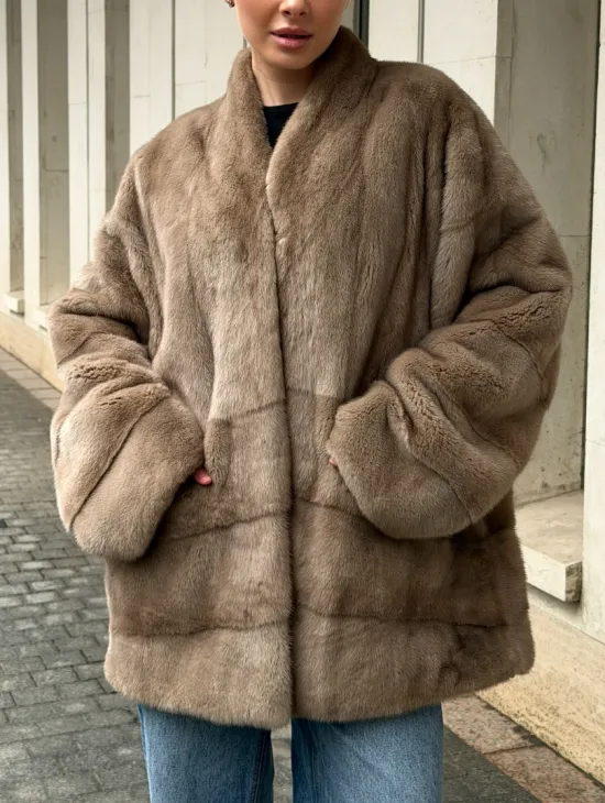 Норковый полушубок пастель V-образный воротник