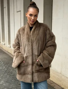 Норковый полушубок пастель V-образный воротник