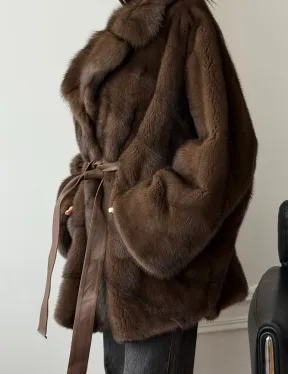 Коричневый полушубок с воротником куницы - летучая мышь