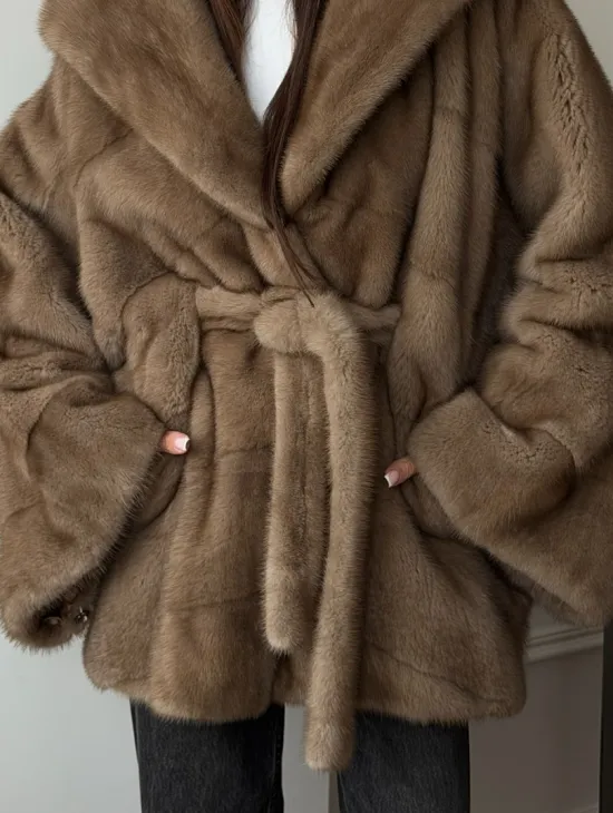 Норковая шуба пастель с капюшоном