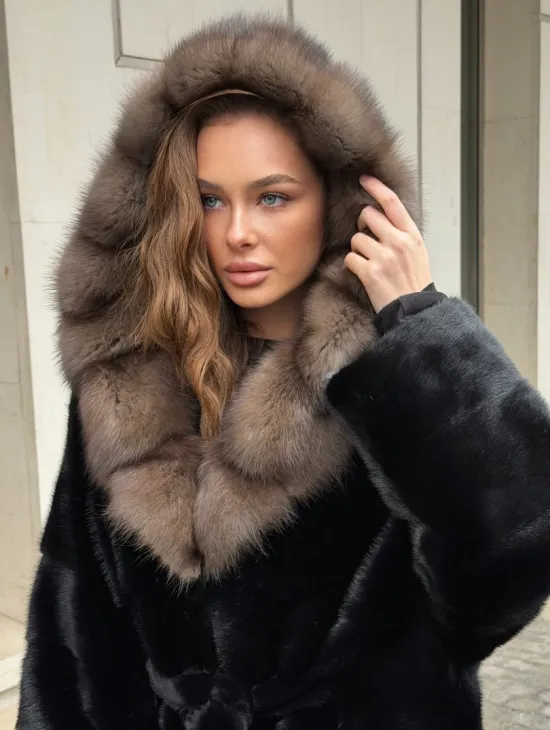 Длинная норковая шуба - кимоно с капюшоном куница