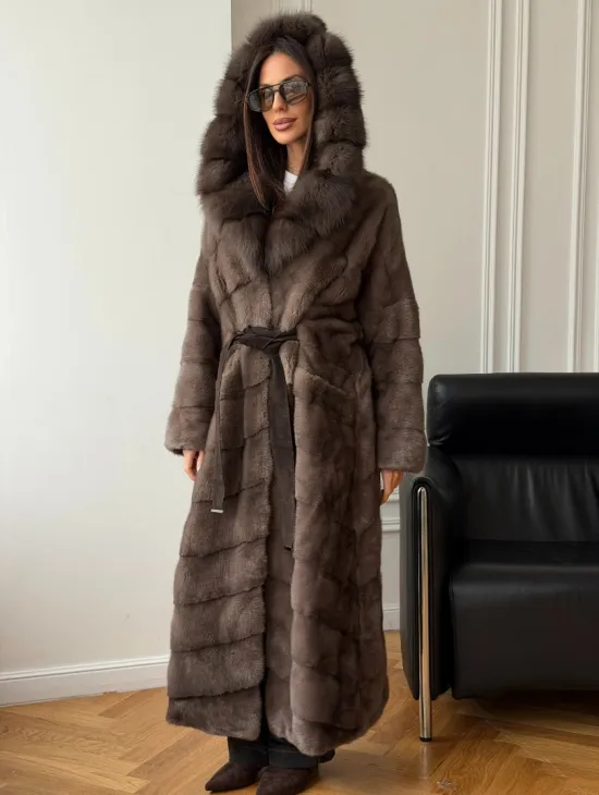 Шуба-кимоно с капюшоном куница