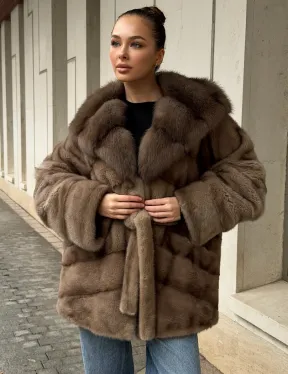 Полушубок норковый с капюшоном из меха куницы