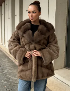 Полушубок норковый с капюшоном из меха куницы