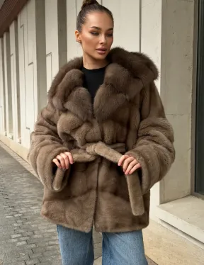 Полушубок норковый с капюшоном из меха куницы