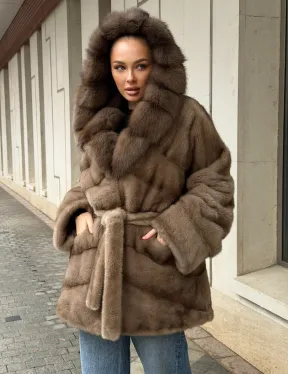 Полушубок норковый с капюшоном из меха куницы