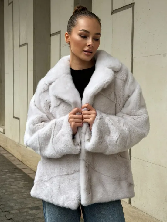 Светлый норковый полушубок