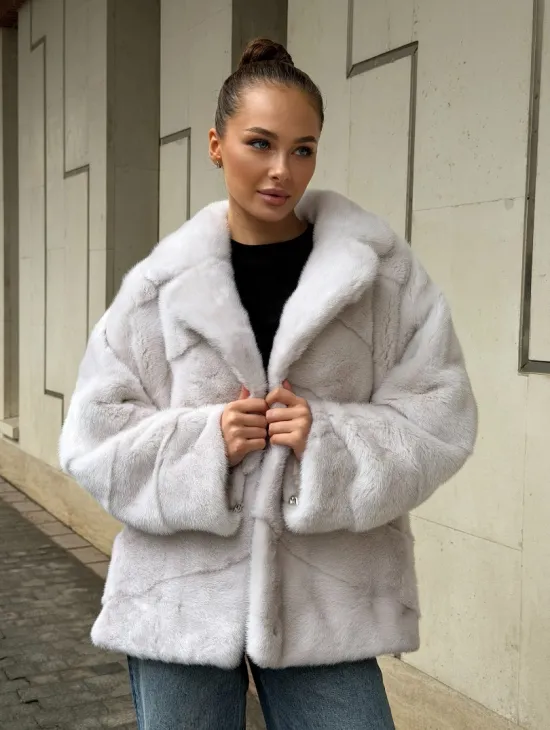 Светлый норковый полушубок