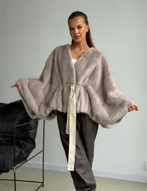 Женская шуба в стиле 