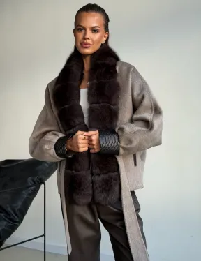 Пальто с мехом финского песца