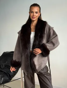 Пальто с мехом фишера