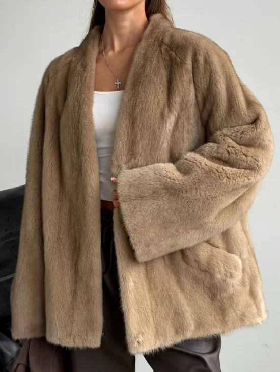 Норковый полушубок V-образный воротник