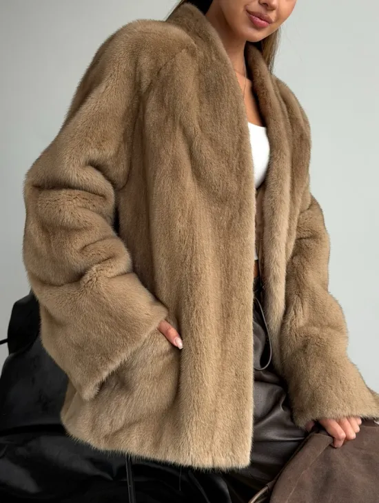 Норковый полушубок V-образный воротник