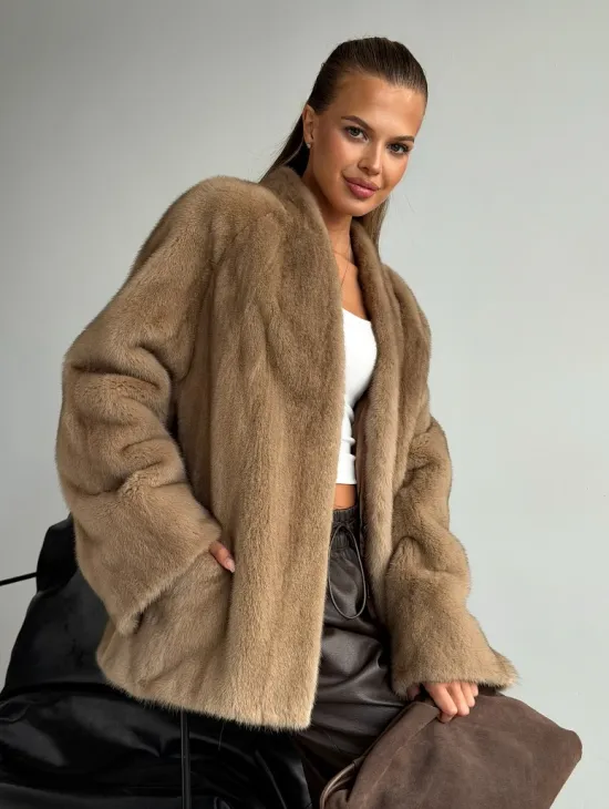 Норковый полушубок V-образный воротник