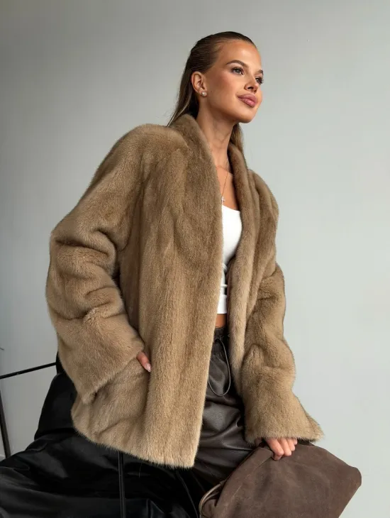 Норковый полушубок V-образный воротник