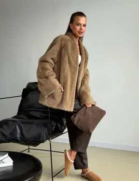 Норковый полушубок V-образный воротник