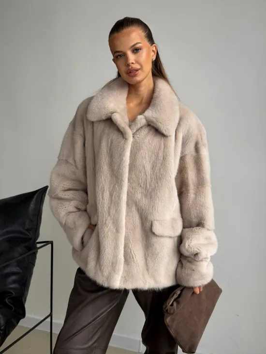 Короткая норковая шуба в цвете нюд