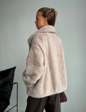 Короткая норковая шуба в цвете нюд