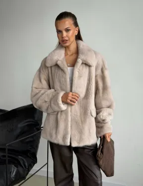 Короткая норковая шуба в цвете нюд