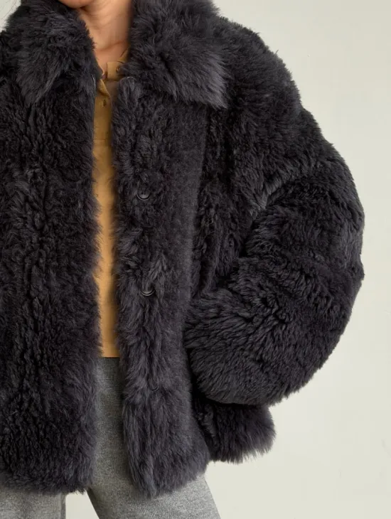 Короткая дубленка из овчины тиградо