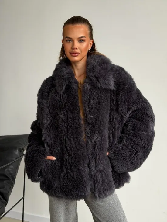 Короткая дубленка из овчины тиградо