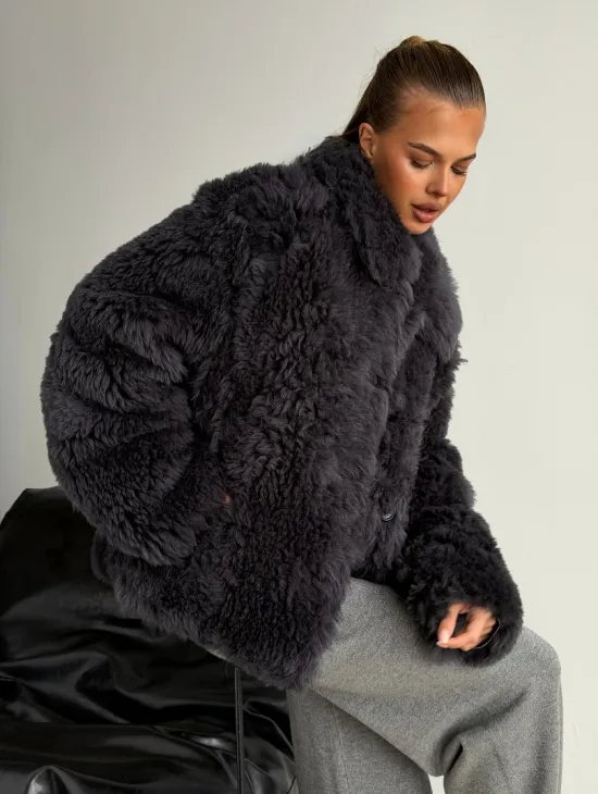 Короткая дубленка из овчины тиградо