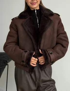 Двубортная короткая дубленка