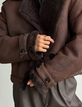 Двубортная короткая дубленка