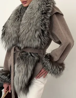 Полупальто с мехом чернобурки