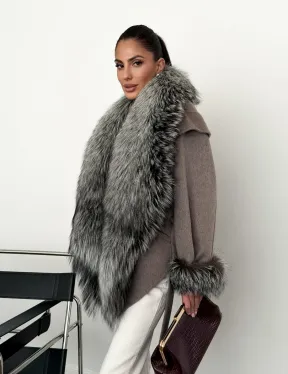 Полупальто с мехом чернобурки