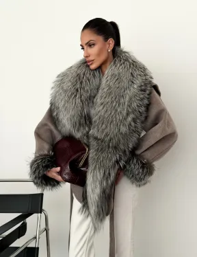 Полупальто с мехом чернобурки