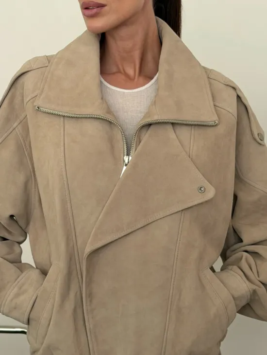 Современная куртка из замшевой кожи