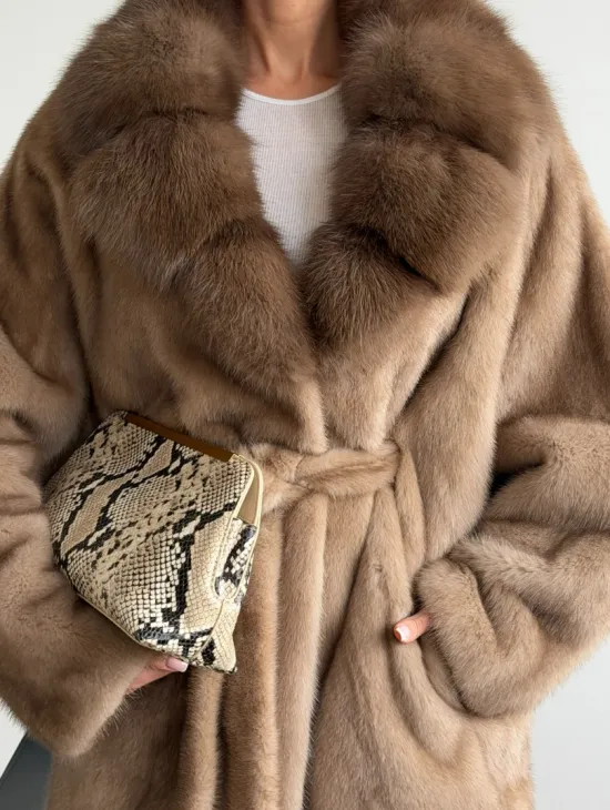 Шуба норковая с воротником куница - летучая мышь