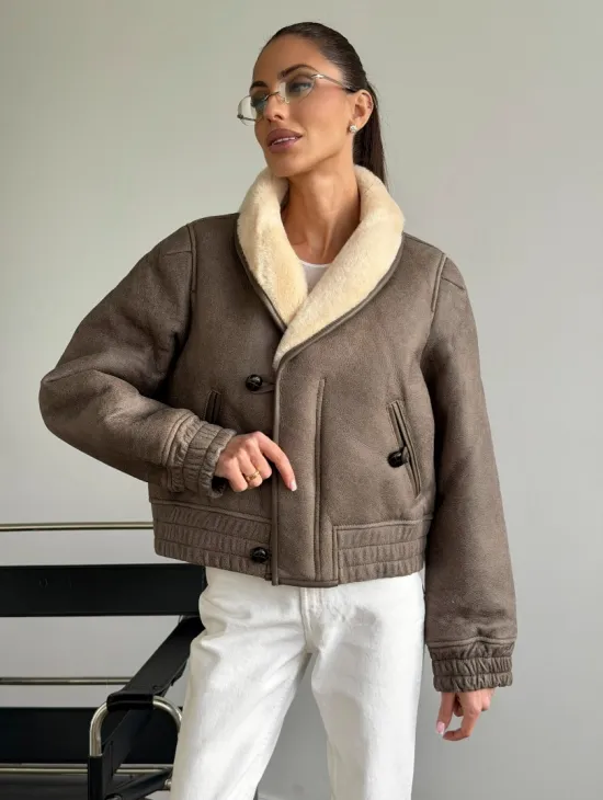 Короткая дубленка - воротник шаль