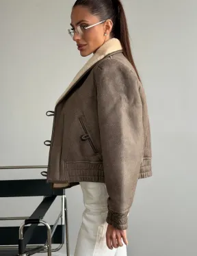 Короткая дубленка - воротник шаль