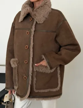 Коричневая замшевая дубленка на мехе тиградо