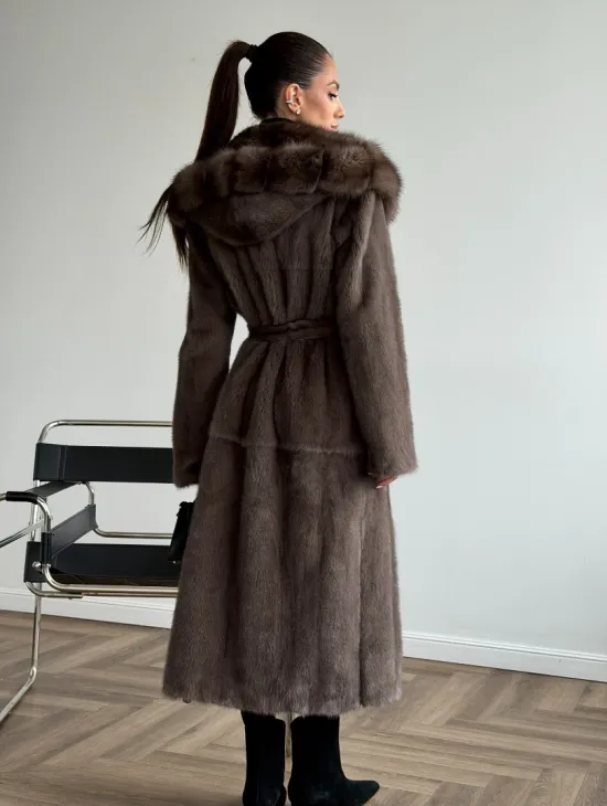 Шуба норковая длинная с капюшоном